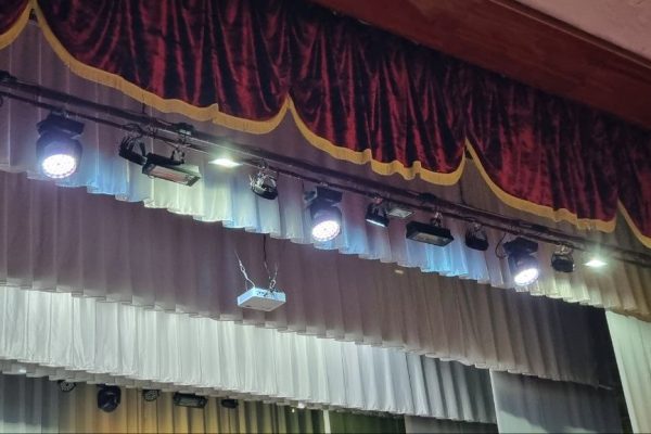 В текущем году для сельского Дома культуры станицы Копанской приобрели современное проекционное и световое оборудование