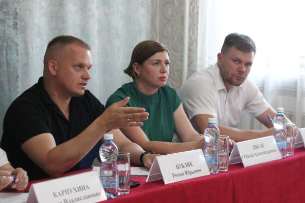 Глава Ейского района Роман Бублик со своими заместителями встретился с жителями Моревского сельского поселения