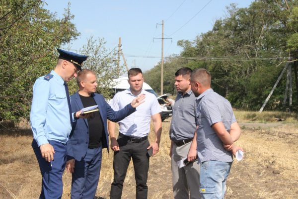 Глава Ейского района Роман Бублик осмотрел участок работ по капитальному строительству магистрального водопровода от села Воронцовка до станицы Должанской