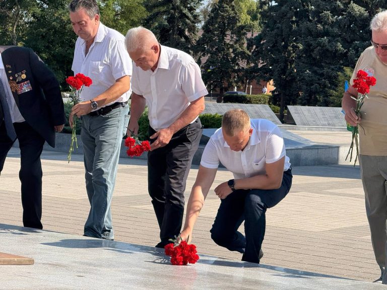 Сегодня на площади Революции состоялось яркое и запоминающееся мероприятие, посвящённое Дню Воздушно-десантных войск!