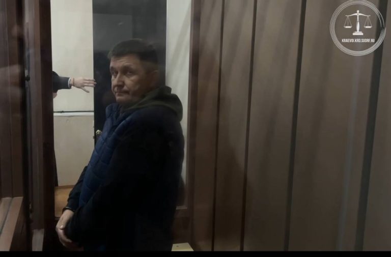 Власову продлили срок